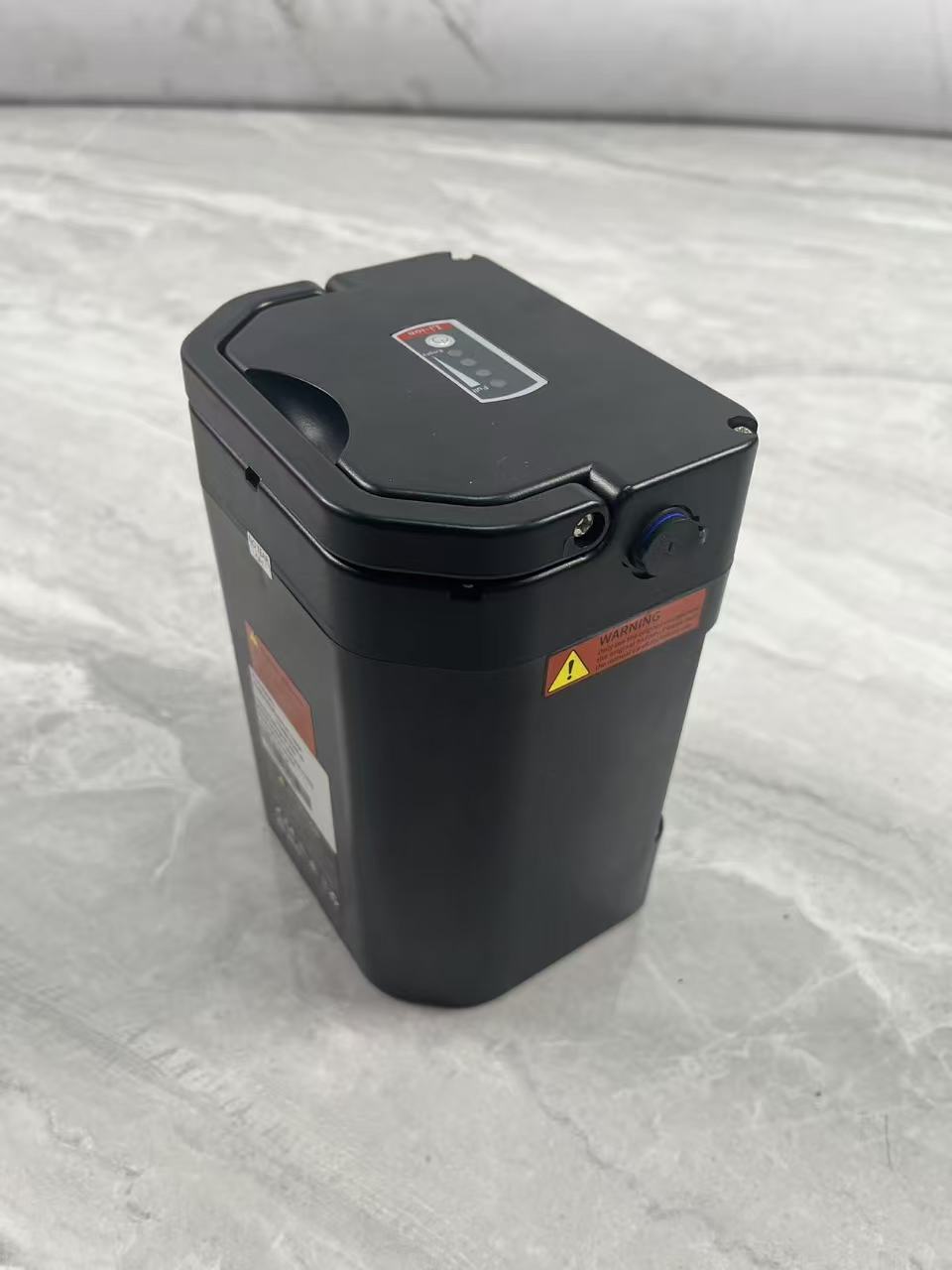 Battery: 48V 7.8Ah, 2600mAh Cells, 13S3P, 374.4Wh (Compatible Model: VARM2605) Proprietary Connector